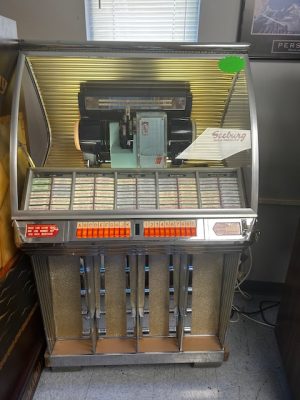 Seeburg Model 100 45’s Juke Box